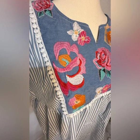 Floral Embroidered Striped Dress - Picture 4 of 11